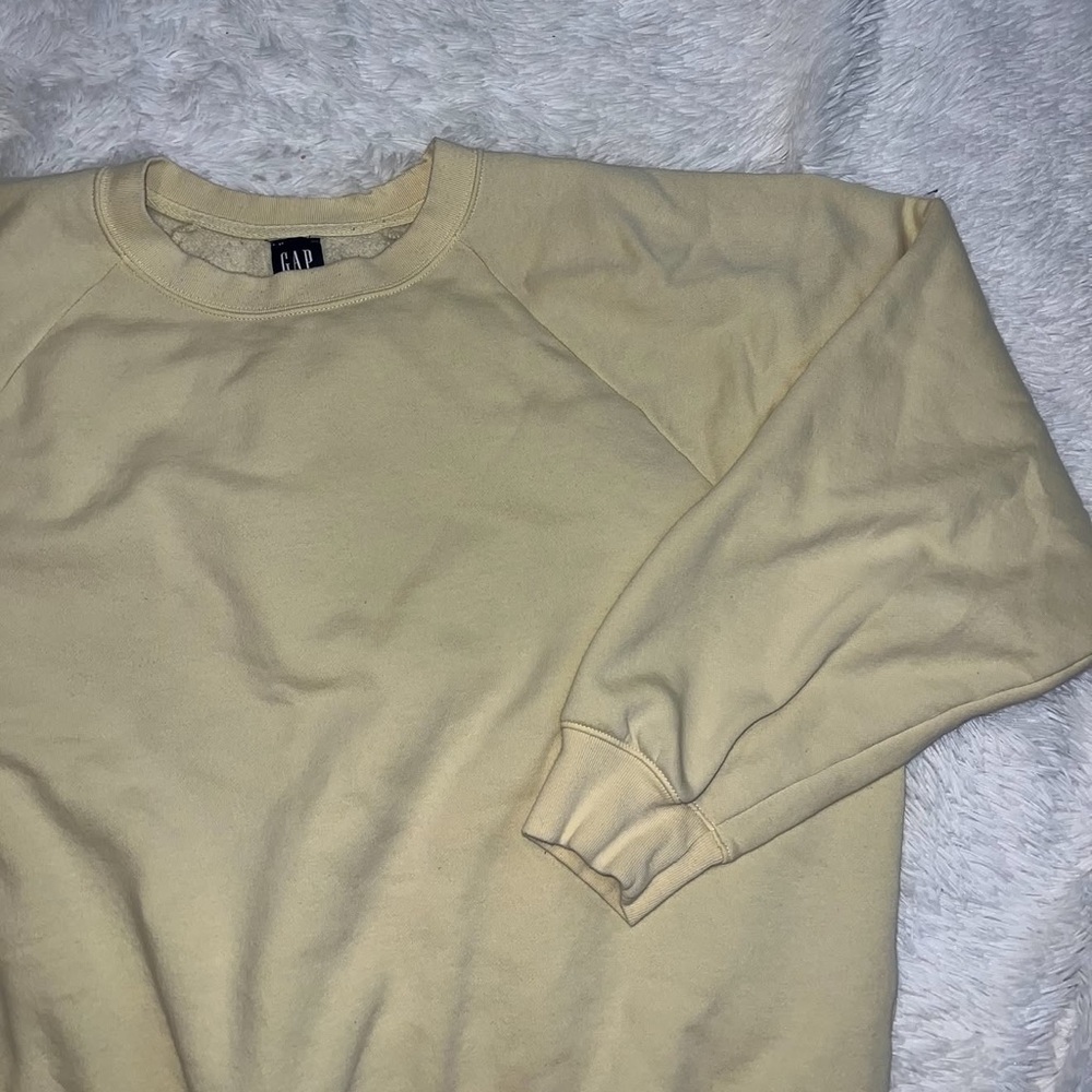 GAP Crewneck Sweater in Pale Yellow size XL Sweatshirt